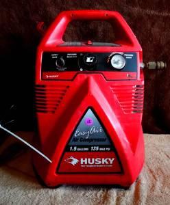 lot 12 image: Husky Easy Air To Go Portable Air Compressor, 135 PSI 2.75 Gallon - WORKS