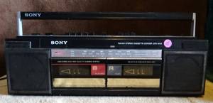 lot 15 image: Vintage Sony CFS-W30 Boombox AMFM Dual Cassette Stereo