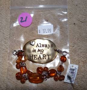 lot 21 image: GANZ CHANGEABLES BRACELET ALWAYS IN MY HEART - NEW RETAIL $17.99