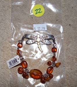 lot 22 image: GANZ CHANGEABLES BRACELET DRAGONFLY - NEW RETAIL $17.99