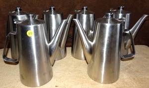 lot 37 image: MYCO TABLEWARE - STAINLESS POUR PITCHER MODEL 1012 - (X6)