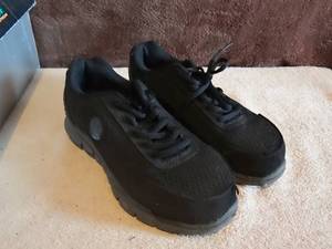 lot 41 image: HYTEST SAFETY STEEL TOE SHOES - SIZE 5M