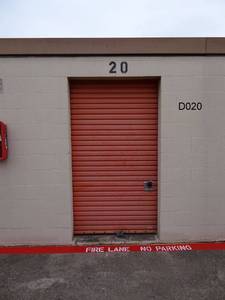 lot 48 image: D020 - 10 X 14 DELINQUENT STORAGE SELL OFF - SOFA SET, ASSORTED HOUSEHOLD & SEALED BOXES