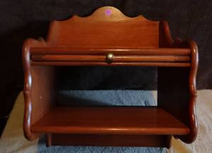 lot 57 image: VINTAGE WOODEN KITCHEN SHELF WITH PAPER TOWEL HOLDER
