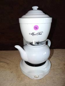 lot 72 image: Mrs Tea by Mr Coffee Automatic Hot Tea Maker - TESTEDWORKS