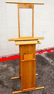 lot 85 image: PORTABLE WOODEN ADJUSTABLE EASEL STAND