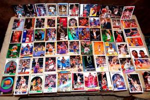 lot 92 image: LARGE LOT OF BASKETBALL CARDS AS SHOWN