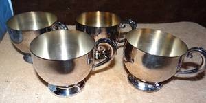 lot 100 image: LOT OF 12 - SILVER (PLATED) SERVING CUPS IN STORAGE CASE