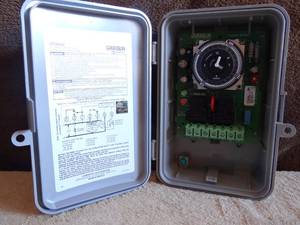 lot 118 image: GRASSLIN Intermatic DTAV40 120208240v Initiated, Time Or Remote Temperature Defrost Timer - Outdoor Plastic Enclosure