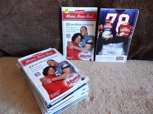 lot 127 image: LOT OF 16 - NEW CAMBELLS MOM KNOWS BEST RECIPE BOOKS FEATURING DONOVAN MC NABB COVER
