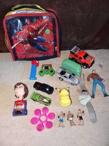 lot 128 image: UNIQUE ASSORTMENT OF COLLECTIBLE TOYS INCLUDING JACK BLACK (GULLIVER). POKEMON & MORE