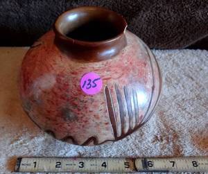 lot 135 image: PERU NAZCA LINES THEMED POTTERY - SIGNED ON BOTTOM $$$
