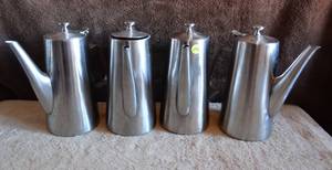 lot 136 image: MYCO TABLEWARE - STAINLESS POUR PITCHER MODEL 1012 - (X4)