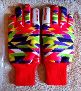 lot 151 image: COLORFULL RAZRAN WINTER GLOVES
