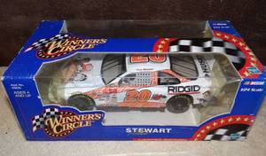 lot 200 image: Winners Circle NASCAR #20 Tony Stewart RIDGID Kids Workshop 2000 Scale 124 Die