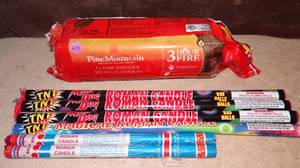lot 219 image: PINE MOUNTAIN 3 HR FIRE LOG AND ROMAN CANDLES