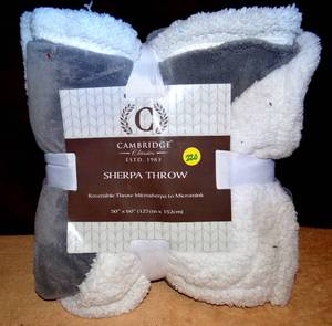 lot 220 image: CAMBRIDGE SERPA THROW FLEECE - MEASURES 50 X 60 INCHES - NEW