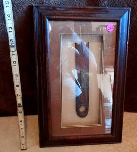 lot 222 image: UNIQUE WOODEN AFRICAN THEMED CARVING IN SHADOWBOX FRAME