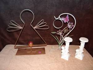 lot 225 image: DECORATIVE HOUSEHOLD DISPLAYS AS SHOWN