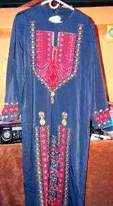 lot 233 image: UNIQUE PRESENTATION EMBROIDERED GOWN - UNKNOWN ETHNIC ORIGIN - BEAUTIFUL