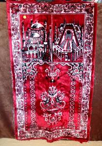 lot 247 image: TURKISH THEMED STYLE RUG - OVER 39 INCHES LONG