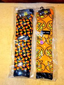 lot 258 image: CUTE HALLOWEEN THEMED KNEE HIGH SOCKS AS SHOWN