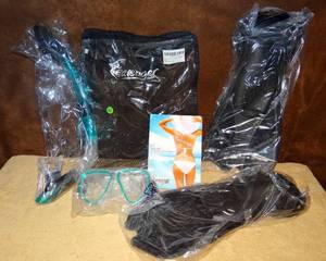 lot 263 image: NEW IN PACKAGE - SEAVENGER SNORKLE KIT WITH FINS, MASK & SNORKEL - CHILD SIZE