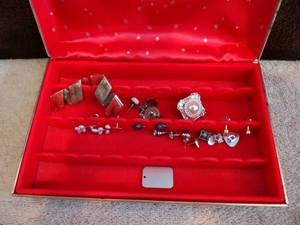 lot 269 image: ASSORTED EARRINGS AS SHOWN