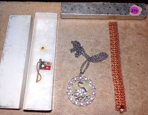 lot 279 image: ASSORTMENT OF JEWELRY AS SHOWN