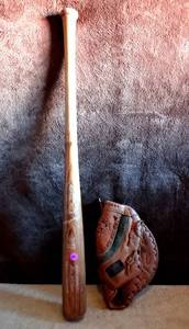 lot 291 image: RARE VINTAGE GIL HIDGES ADIRONDACK BASEBALL BAT SARED HEART AND SEARS PROFESSIONAL MODEL 1682 FIRST BASE GLOVE $$$$