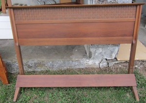 lot 51 image: MID MODERN  BASKET WEAVE  HEADBOARD,  FOOTBOARD  ( NO SIDE RAILS)  FULL SIZE