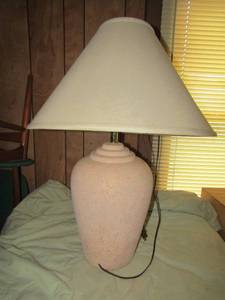 lot 19 image: Pink faux stone Ginger jar lamp with shade 30 tall