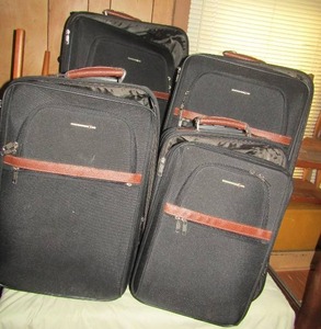 lot 27 image: EQUATR Suitcase Set of 4