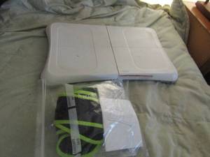 lot 43 image: Wii fit plus board used bag of exercise pieces and manual