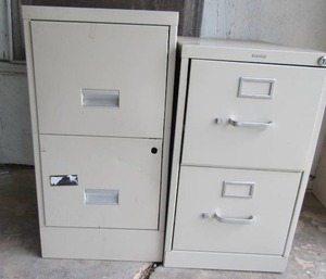 lot 60 image: 2 metal 2 drawer file cabinets 29-26