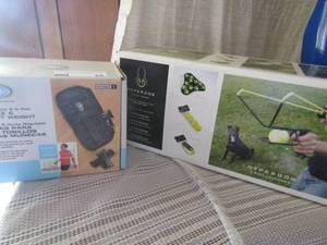 lot 68 image: Ankle and wrist 5 lb. weights and hyper dog play Pack NIB