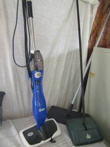 lot 69 image: Quickie mop no pads Bissell sweeper , black mop no pads