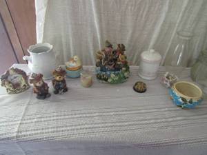lot 112 image: Home decor lamp covers- bears, ducks, etc.