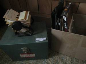 lot 144 image: Portable filing cabinet or box of drawers and file folders