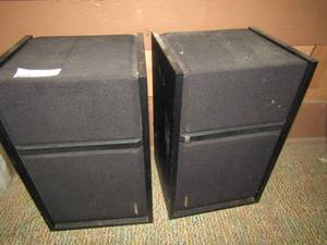 lot 145 image: 2 BOSE 301 SERIES III base surround sound speakers no wires 17x10x9