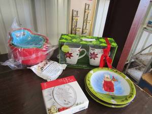 lot 24 image: NIB Studio Nova Poinsettia plate, NEW multicolor mixing bowls, 2 Better Home & Gardens teas light holders, 3 Master of Grill plates, NEW 2 mugs