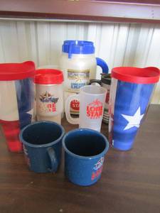 lot 32 image: Lone star lot of tumblers and 2 blue tea cups