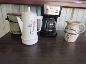 lot 49 image: Marshall Pottery, regal Polly perk coffee maker, Mr. Coffee 12 cup maker, Green Rival crock