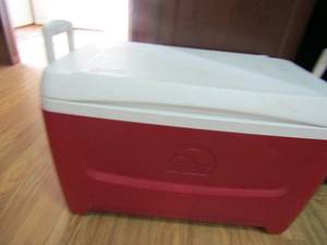 lot 67 image: Red and white Igloo ice chest