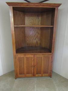 lot 84 image: Brown TV cabinet with storage 73x44x28