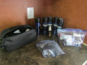 lot 90 image: Wahl shaver and bag and more