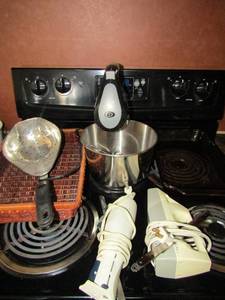 lot 93 image: Black mixer, wicker basket, large scoop, strainer and 2 electric knives