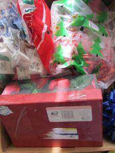lot 100 image: Christmas- bags, bows, wrapping and tissue paper