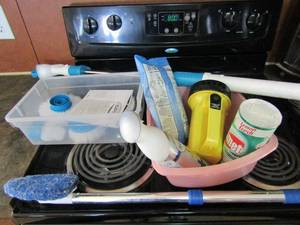 lot 104 image: Spin scrubber with changeable heads, air freshener, LONG HANDLED SCRUBBER