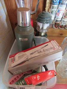 lot 143 image: 2 Outdoor lanterns, Kah lua blender Stanley hot drink, GTC electric knife